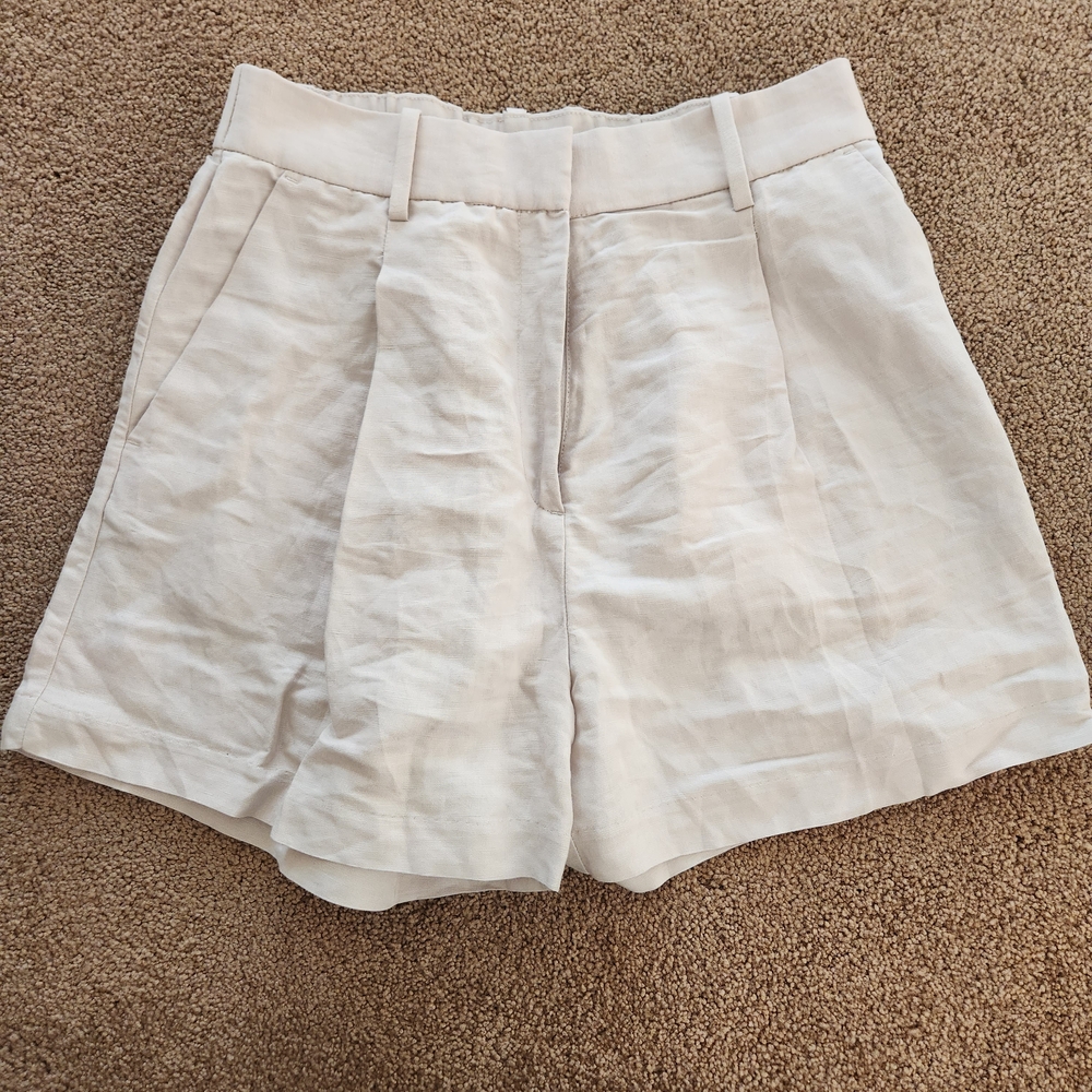 H&M Cream Women's Shorts